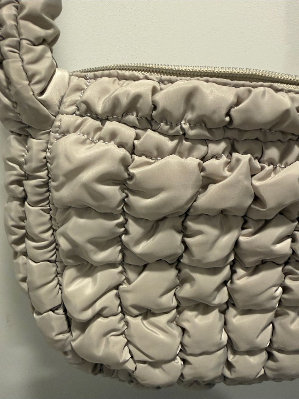 wild fable Quilted Ruched Shoulder Bag in beige - Picture 3 of 6